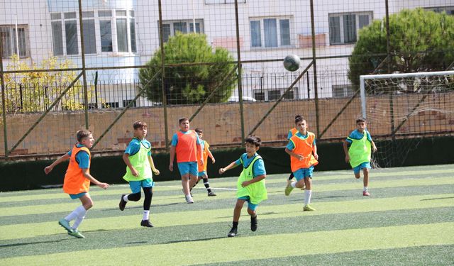 Gültepe’de çocuklar futbol ile kötü alışkanlıklardan uzaklaşıyor