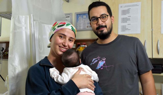 Kanserle savaşında kızı hayata bağladı!