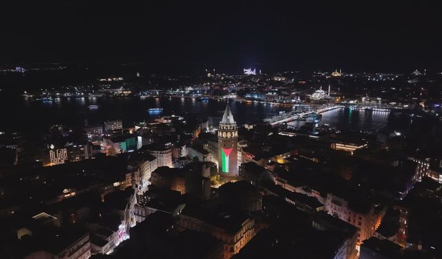 Galata Kulesi Filistin renklerine büründü