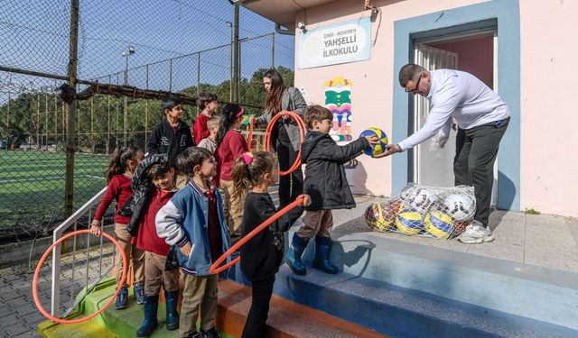 İzmir’de 1550 okula 37 milyon TL’lik spor desteği