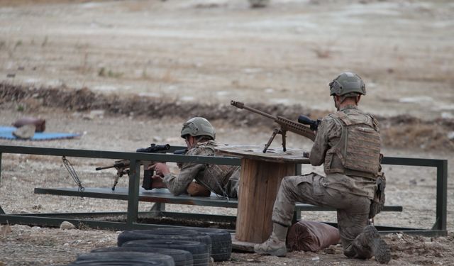 Foça’da Boran-8 keskin nişancı yarışmasında nefes kesen gösteriler