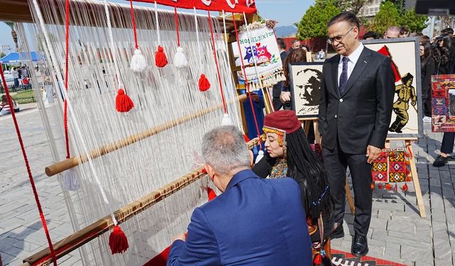 İzmir’de Türk bayrağı için ilk ilmek atıldı