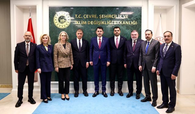 İzmir’in öncelikli projeleri Bakan Kurum’a iletildi