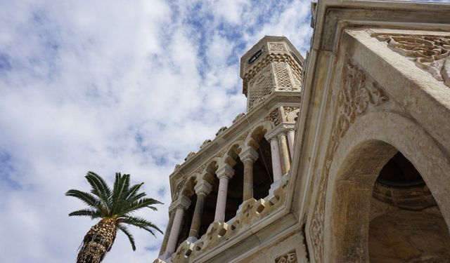 İzmir Saat Kulesi 125 yıldır zamana meydan okuyor