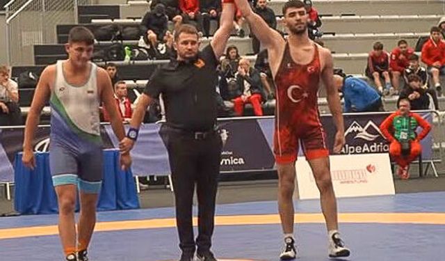 İzmirli güreşçi Balkan ikincisi oldu