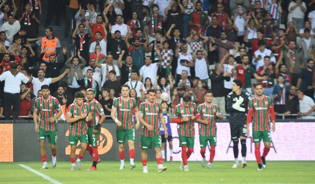 Karşıyaka ile Ayvalıkgücü zirve mücadelesinde karşı karşıya!