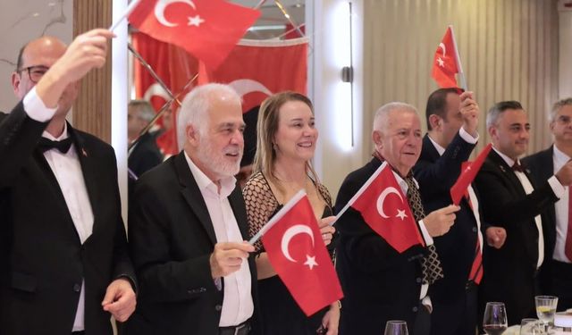 Konak’ta Cumhuriyet’in 103. yılı dayanışmayla kutlandı!