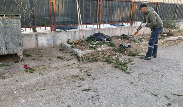 Menderes’te moloz alarmı! Belediye harekete geçti
