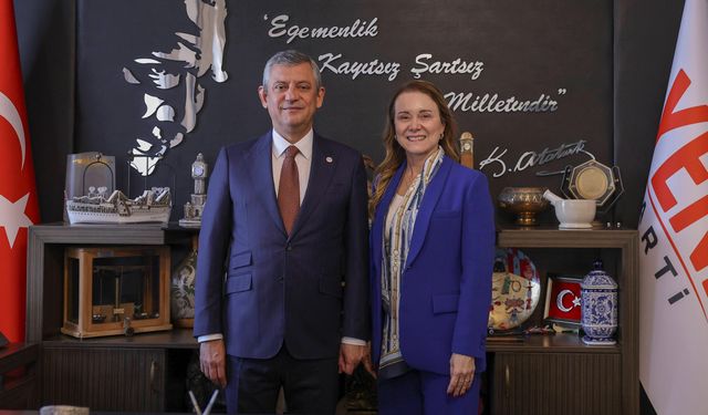 Nilüfer Çınarlı Mutlu’dan Özgür Özel’e TBMM ziyareti