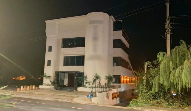 Samsun’da servis asansörü 4’üncü kattan düştü