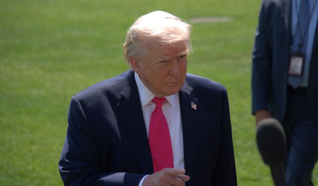 Trump’tan Zelenskiy’e seçim çağrısı