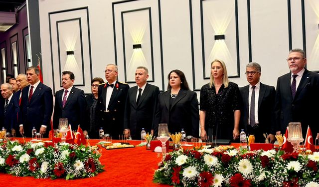 İzmir’de Cumhuriyet’in 103. yılı resepsiyonla kutlandı
