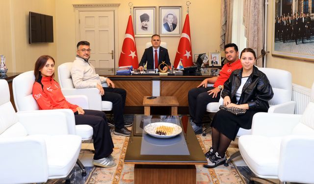 Vali Akbıyık’tan milli okçulara anlamlı ödül