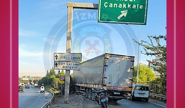 İzmir’de Akçay Caddesi üzerinde trafik kazası