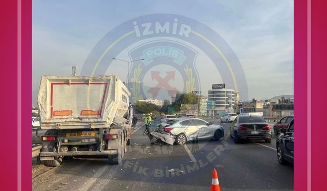 Buca istikametinde kaza: Trafik yoğunluğu 4 kilometreye ulaştı