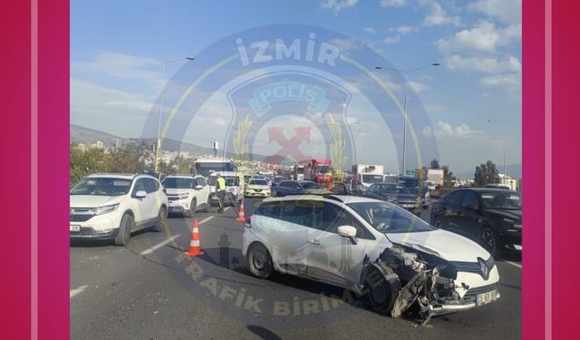 Çiğli viyadüklerinde kaza: Trafik yoğunluğu 2 kilometreye ulaştı