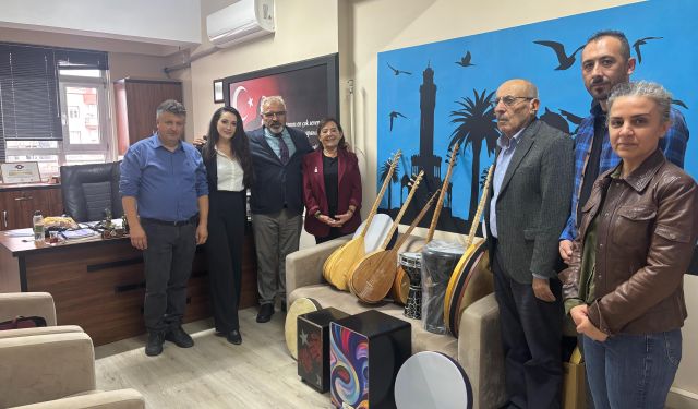 Karabağlar’da çocuklara Cumhuriyet Bayramı hediyesi!