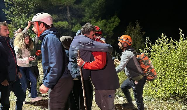 Yazılı Kanyon’da mahsur kalan 10 İHH gönüllüsü kurtarıldı