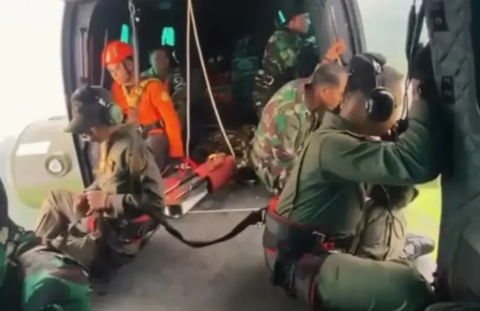 Endonezya’da 10 kişiyi taşıyan uçak kayboldu