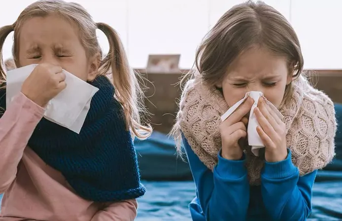 Çocuklarda bahar nezlesi kabusu: Alerji mi yoksa soğuk algınlığı mı?