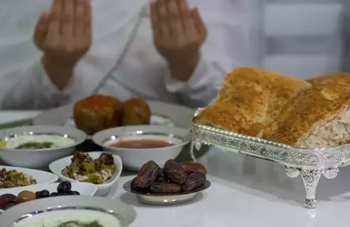 Oruç açarken hangi dua okunur? Oruç nasıl açılır? Peygamberimizin iftar duası