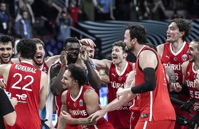FIBA dünya sıralaması güncellendi: 12 Dev Adam zirve takibini sürdürüyor!