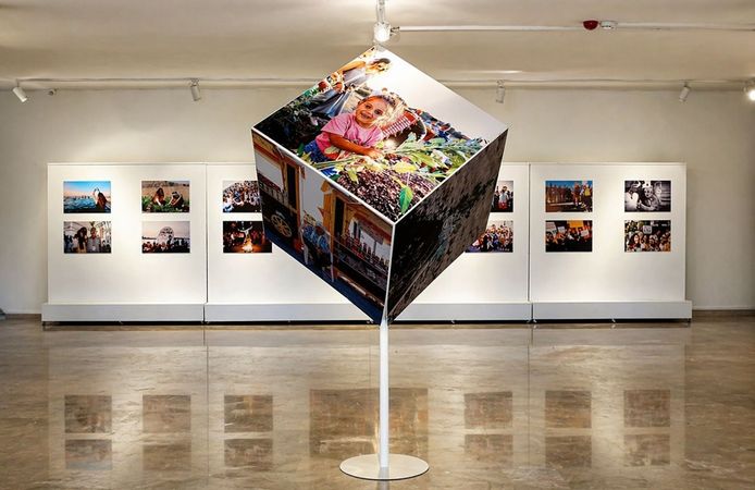 Çeşme’de sanatla üretim buluştu: 'KÜP' fotoğraf sergisi kapılarını açtı