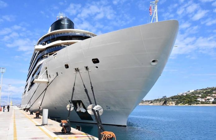 Çeşme’ye ilk kruvaziyer gemi ziyareti gerçekleşti