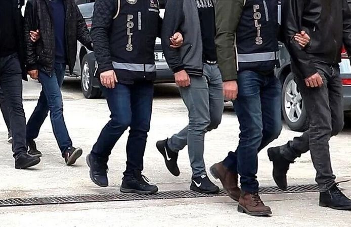 3 ilde eş zamanlı DEAŞ baskını: 110 gözaltı