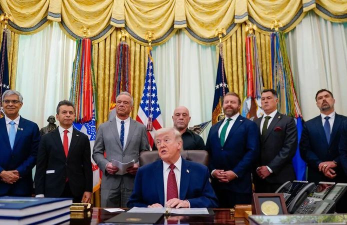 Trump: 'İran bize şantaj yapamaz'