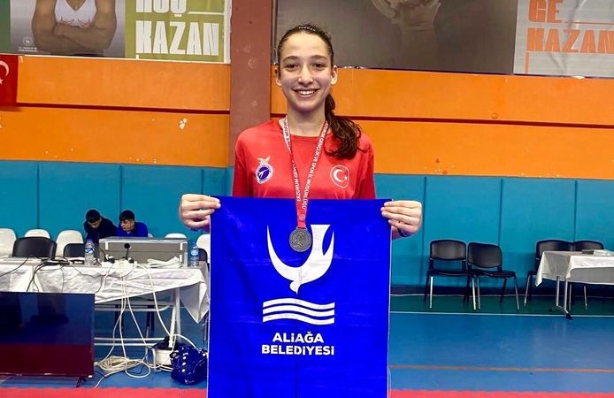 Aliağa’dan Türkiye derecesi: Merve Nisa Mızrak gümüş madalya kazandı