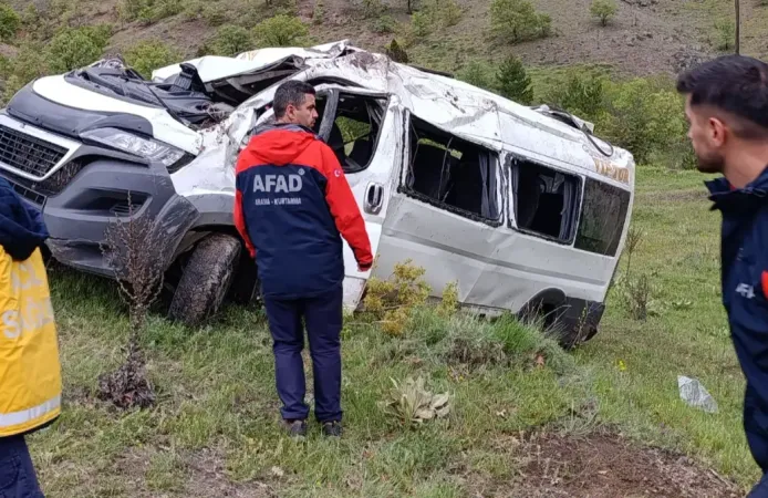 Yozgat'ta feci kaza! Öğrenci servisi devrildi: 3 ölü