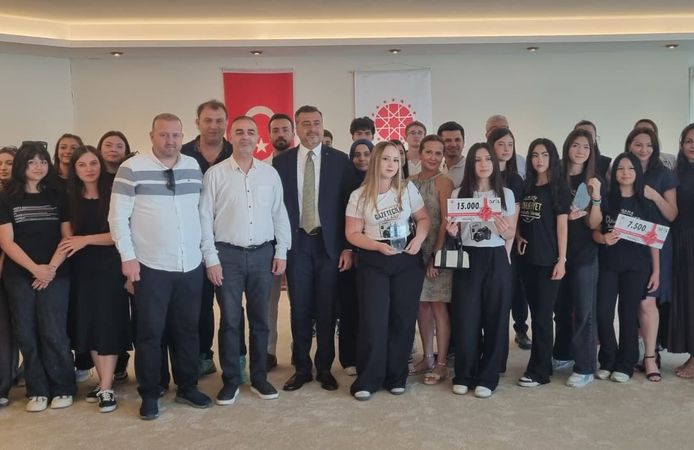 Yarınlara İz Bırak Okul Gazetesi projesi ödülleri dağıtıldı