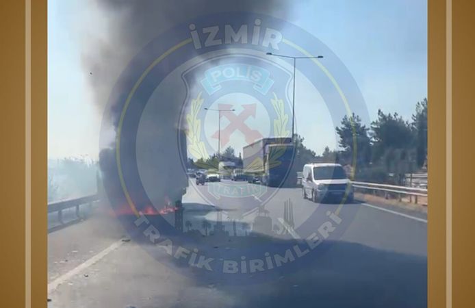 İzmir otoyolunda araç yangını