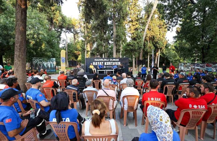 17 Ağustos depreminin 27. yılında İzmir’de farkındalık etkinliği