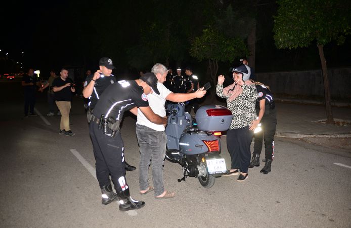 Adana’da huzur uygulaması: 35 aranan kişi yakalandı