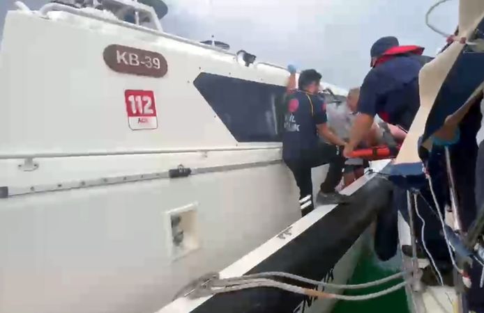 Marmaris ve Fethiye’de teknelerde yaralanan 2 kişi tahliye edildi