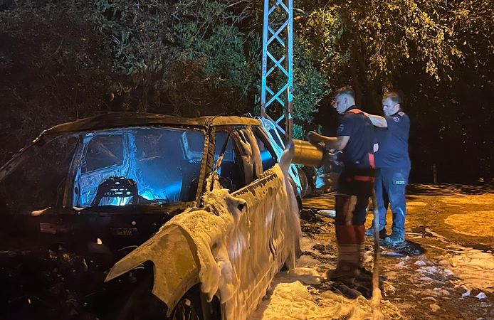 Erdek’te otomobil alevlere teslim oldu