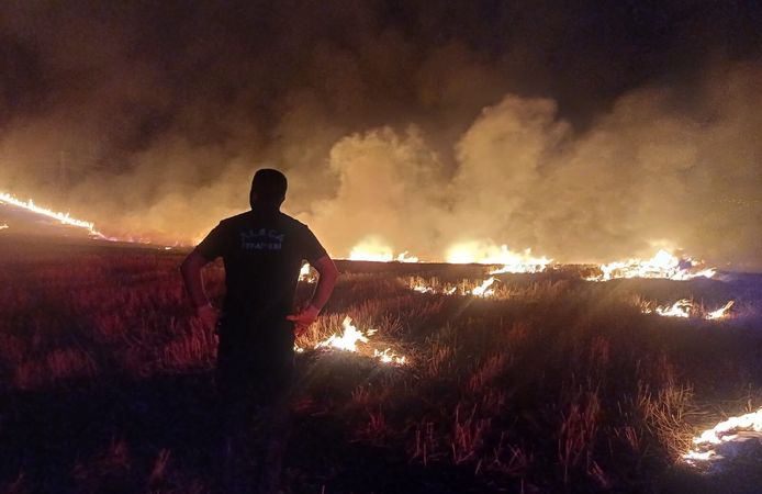 Çorum’da 7 köyün sınırında örtü yangını: Ekipler seferber oldu
