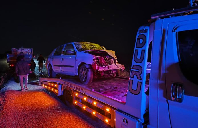 Yalvaç’ta iki otomobil çarpıştı: 3 yaralı