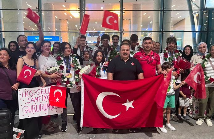 İşitme engelli milli sporculardan 33 madalya