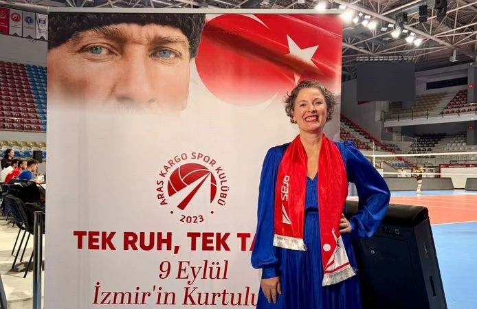 İzmir'in kurtuluşu dostluk maçıyla kutlandı