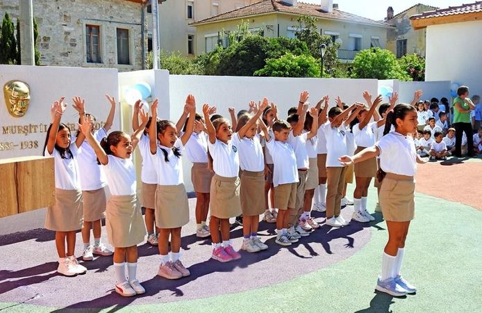 Çeşme’de 55 yıllık okul anısı yeniden canlandı!