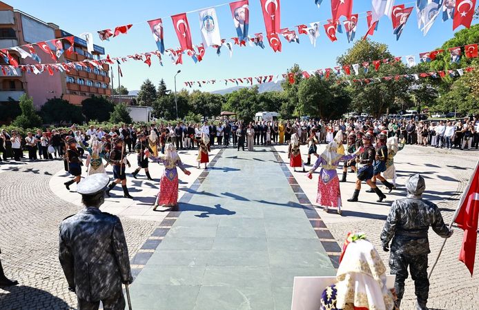 Efes Selçuk’ta 104. kurtuluş yıl dönümü: 'Miras Cumhuriyet’tir'