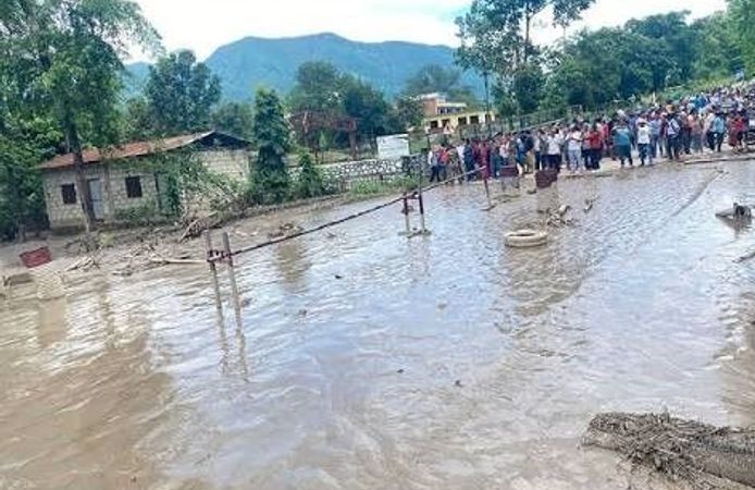 Nepal'deki sel felaketinde can kaybı 1451'e yükseldi