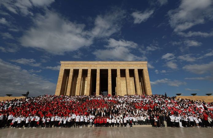 LÖSEV’den Anıtkabir çağrısı: 'Atamızın huzurunda buluşacağız'