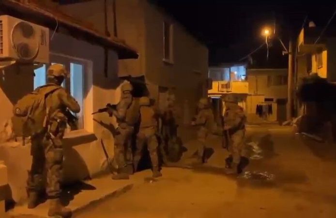 Balıkesir’de 37 adrese eş zamanlı operasyon