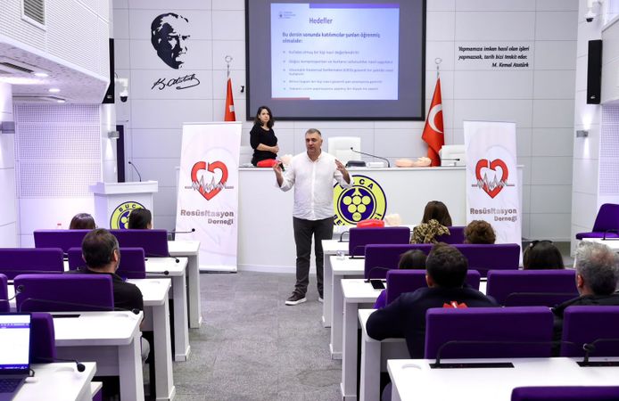 Buca Belediyesi personeline hayat kurtaran eğitim