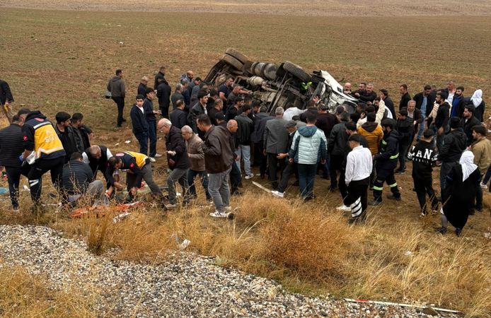 Hakkari-Van yolunda kaza: Polis memuru şehit oldu