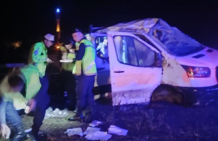 Sarıgöl’de otomobil takla attı: 4 yaralı